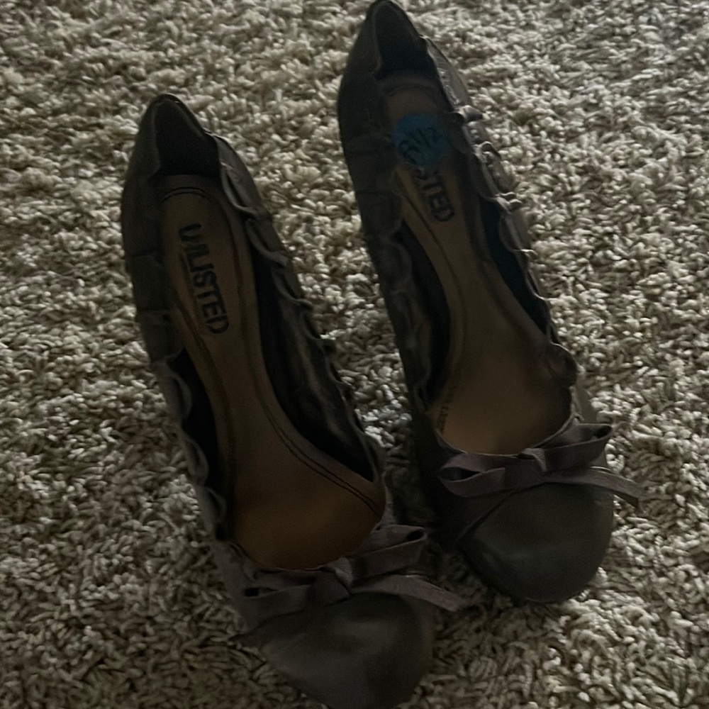 Olive heels